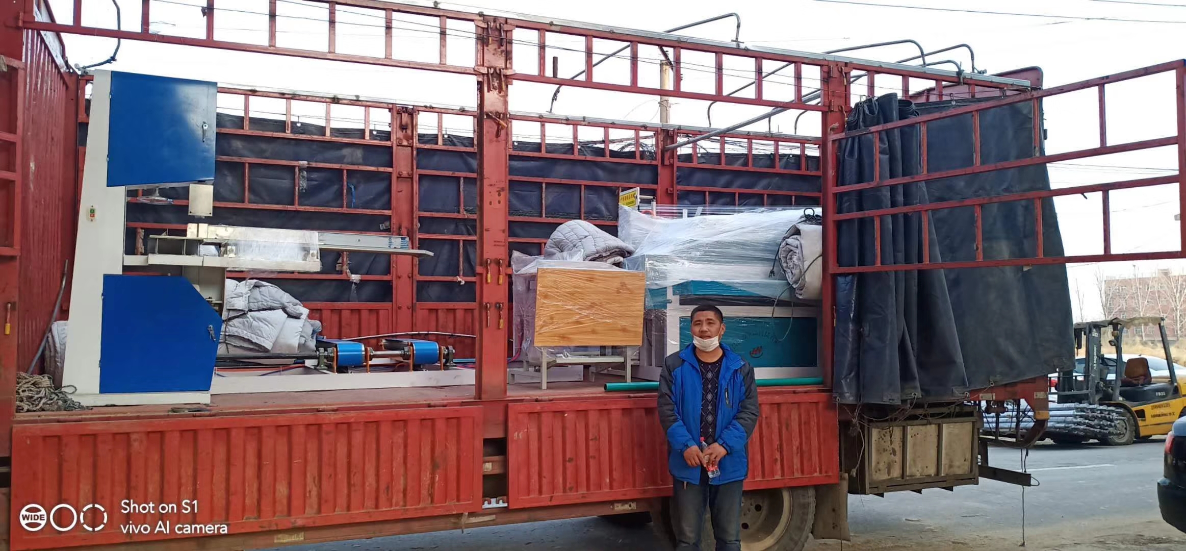 河南濮陽全自動衛(wèi)生紙復(fù)卷機發(fā)貨