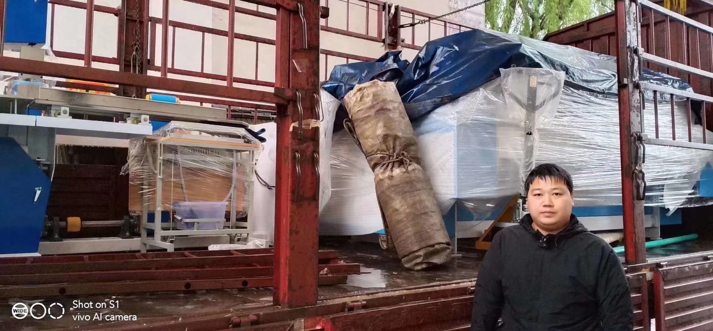 河南焦作多功能衛(wèi)生紙復(fù)卷機發(fā)貨