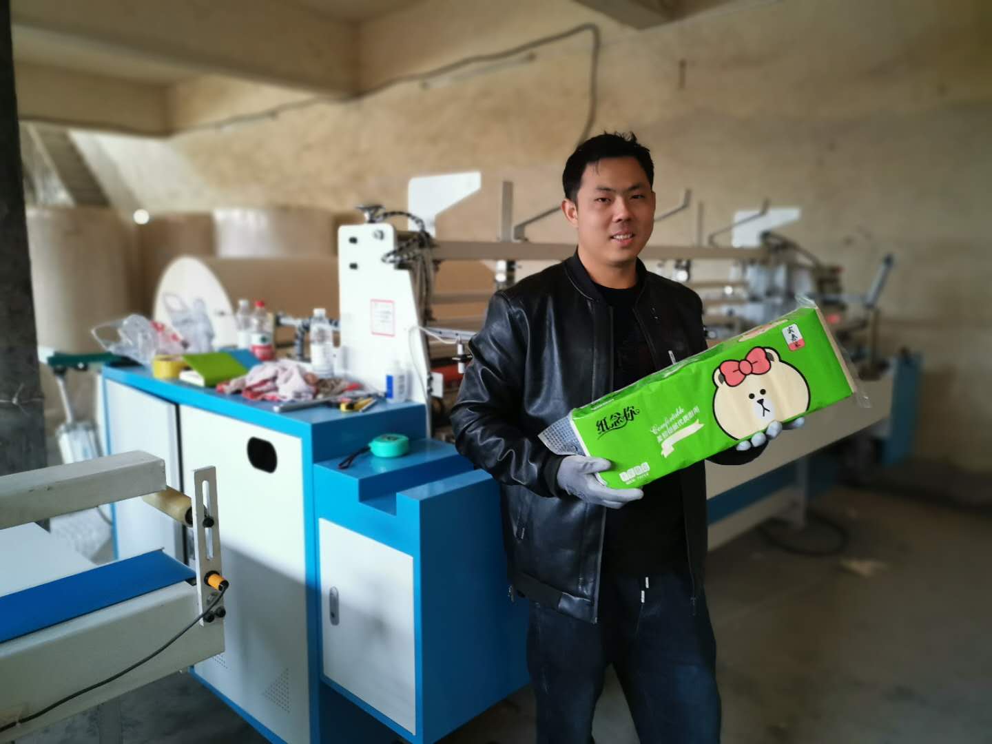 河南信陽大霖木紙業(yè)高配衛(wèi)生紙復(fù)卷機安裝調(diào)試完畢